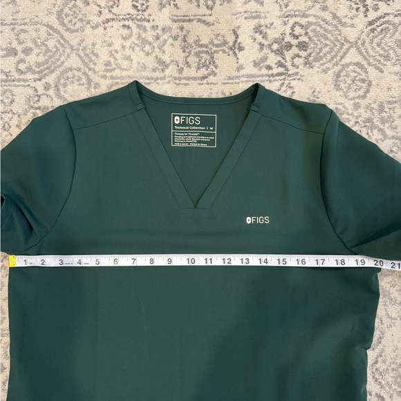 Figs Women's Short Sleeve Forest Green Top - Picture 6 of 9